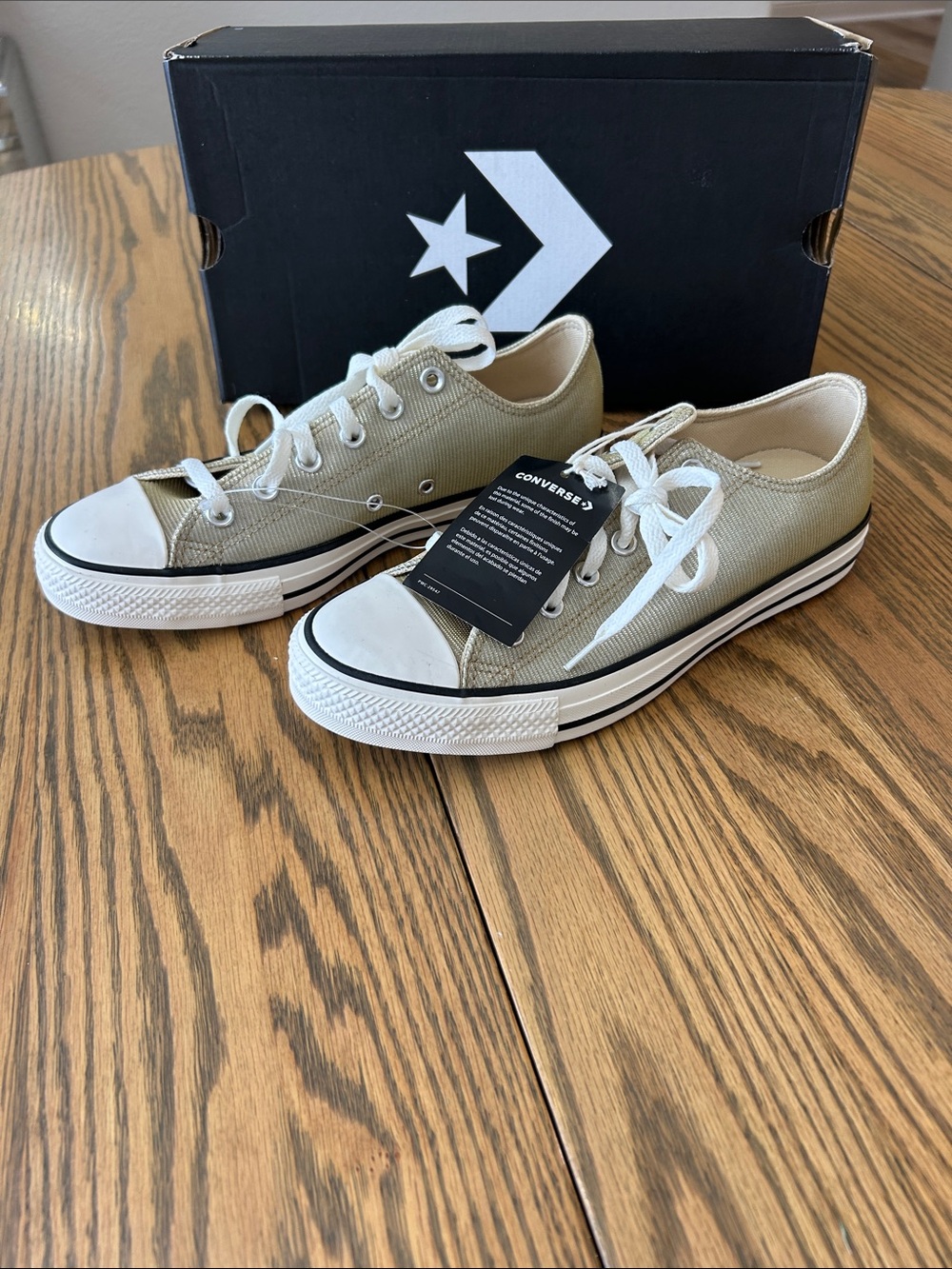 Converse gold sparkle Low Top Sneakers, size 9.5, NIB